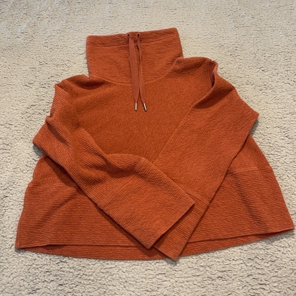 Lululemon Retreat Yourself Pullover
Heathered Rustic Clay size 4 - Picture 2 of 9